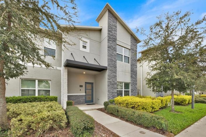 Image No.1-5 Bed Townhouse for sale
