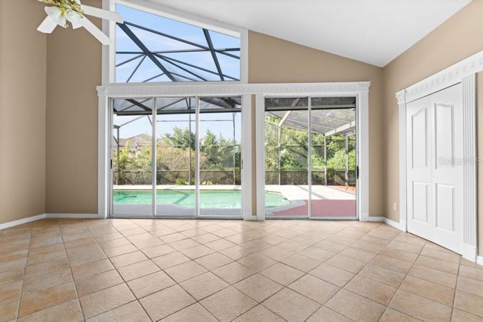 Image No.10-5 Bed Property for sale