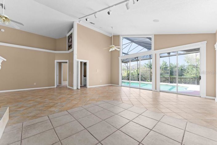 Image No.11-5 Bed Property for sale