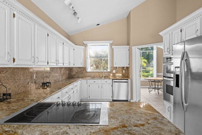 Image No.13-5 Bed Property for sale