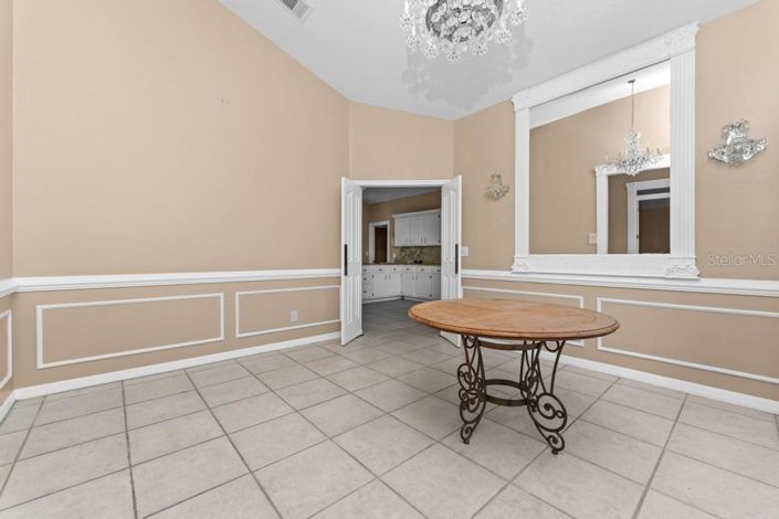 Image No.6-5 Bed Property for sale