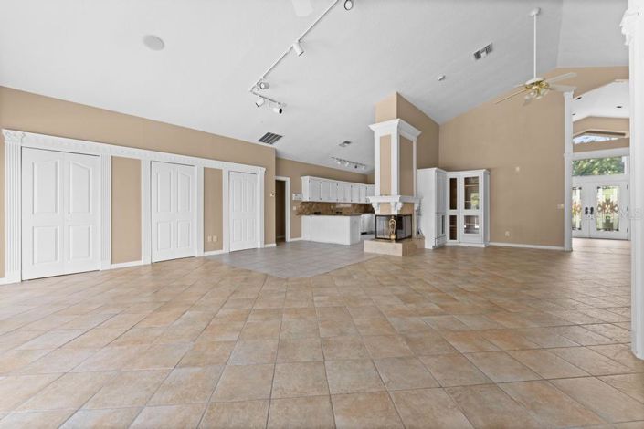 Image No.9-5 Bed Property for sale