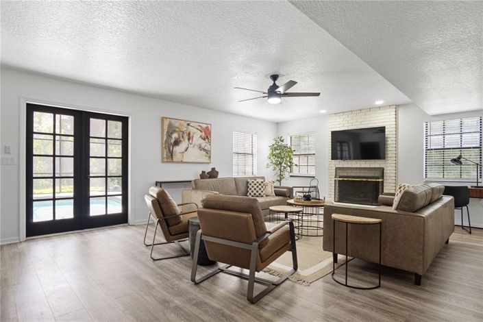 Image No.41-6 Bed Property for sale