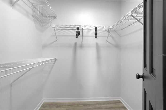 Image No.66-6 Bed Property for sale