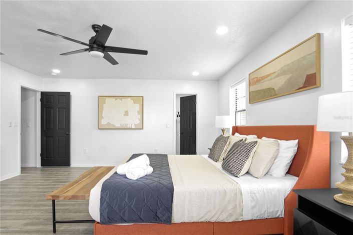 Image No.68-6 Bed Property for sale