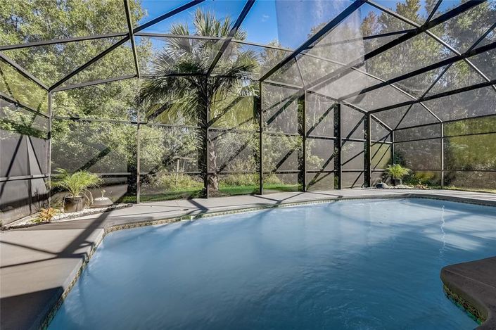 Image No.76-6 Bed Property for sale