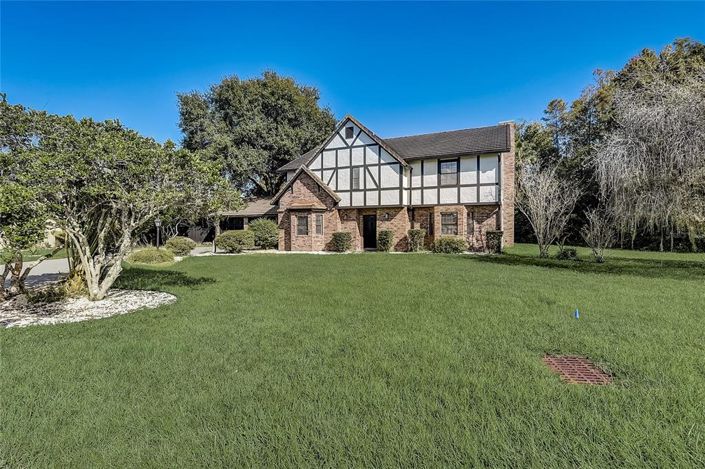 Image No.85-6 Bed Property for sale