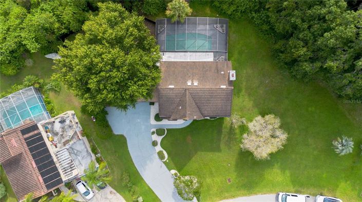 Image No.87-6 Bed Property for sale