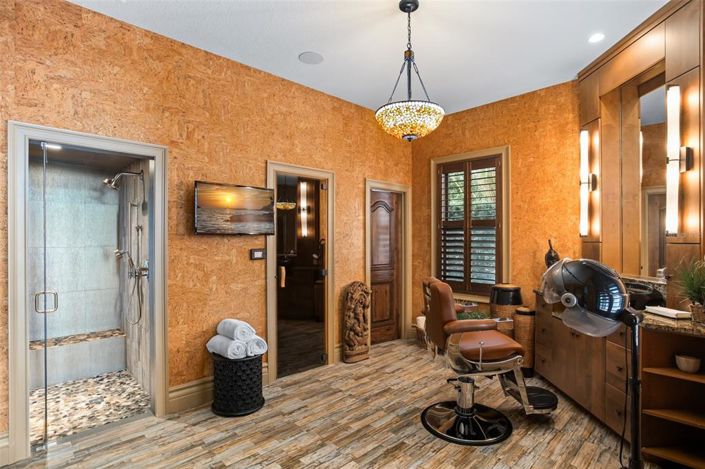 Image No.37-7 Bed Property for sale