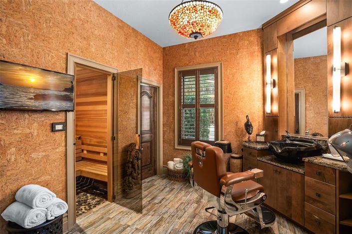 Image No.38-7 Bed Property for sale