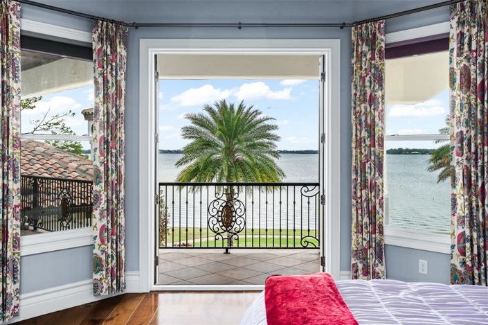 Image No.63-7 Bed Property for sale