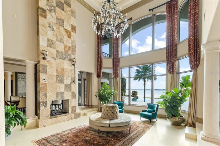 Image No.7-7 Bed Property for sale