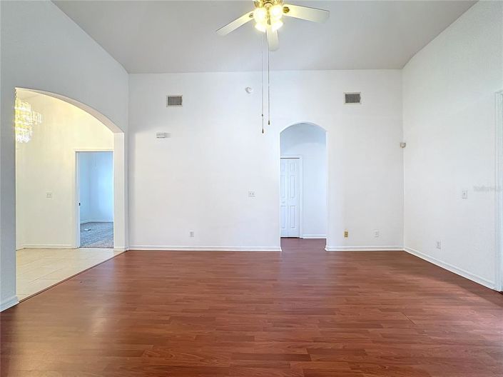 Image No.9-Propriété de 4 chambres à vendre à Kissimmee