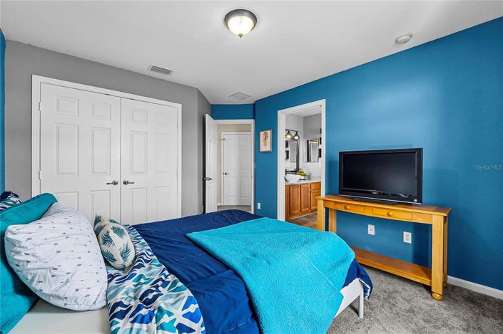 Image No.26-3 Bed Property for sale