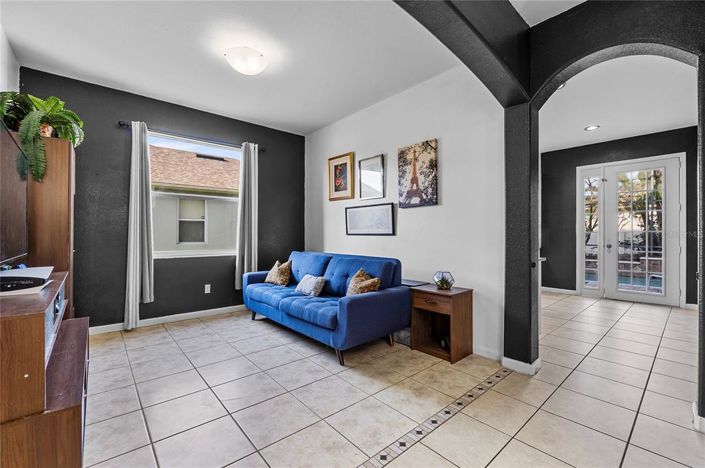 Image No.8-3 Bed Property for sale