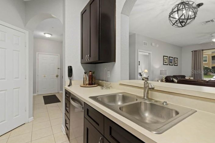 Image No.12-3 Bed Property for sale