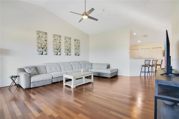 Image No.5-3 Bed Property for sale