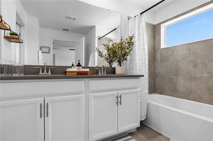 Image No.18-4 Bed Townhouse for sale