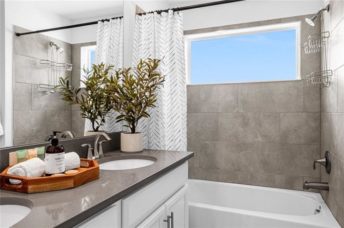 Image No.19-4 Bed Townhouse for sale