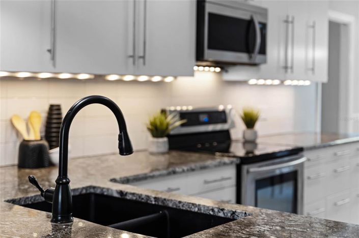 Image No.16-4 Bed Property for sale