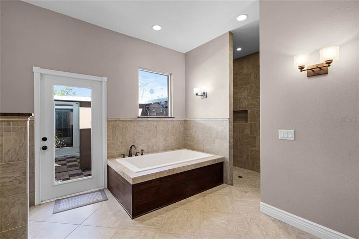 Image No.37-4 Bed Property for sale