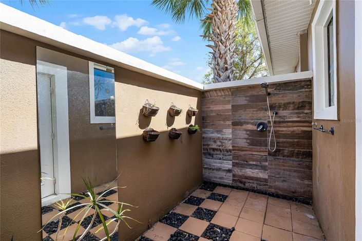 Image No.42-4 Bed Property for sale