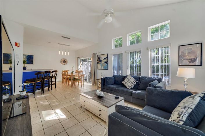 Image No.2-Maison de ville de 4 chambres à vendre à Kissimmee