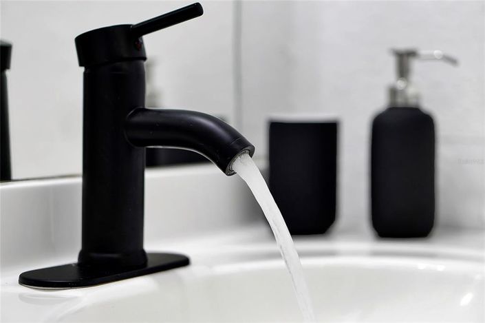 Image No.18-2 Bed Property for sale