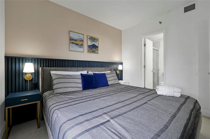 Image No.30-2 Bed Property for sale