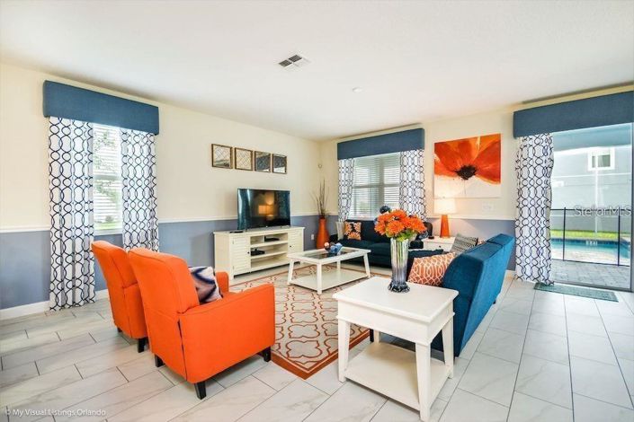 Image No.32-8 Bed Property for sale