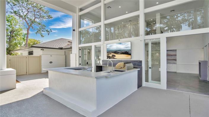 Image No.44-5 Bed Property for sale