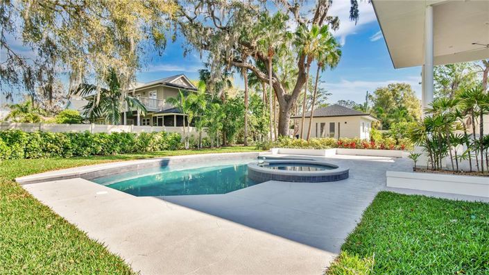 Image No.46-5 Bed Property for sale