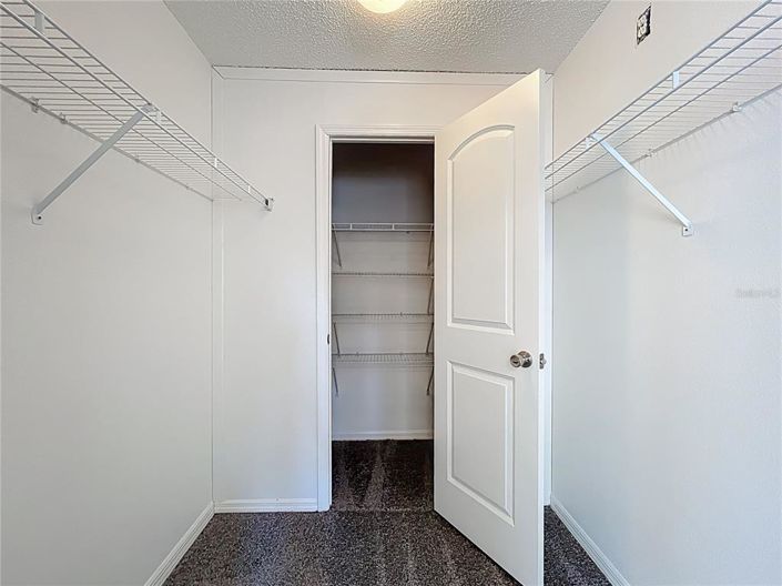 Image No.28-5 Bed Property for sale