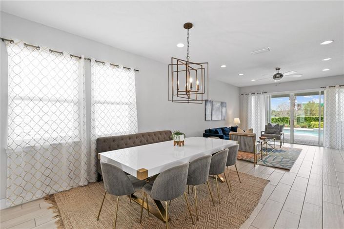 Image No.10-6 Bed Property for sale