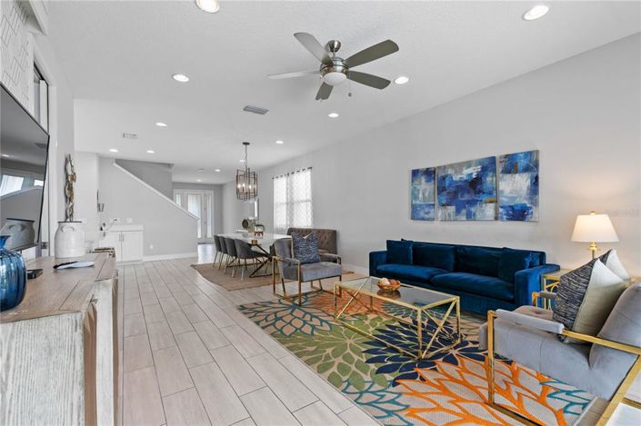 Image No.27-6 Bed Property for sale