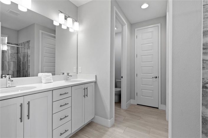 Image No.39-6 Bed Property for sale