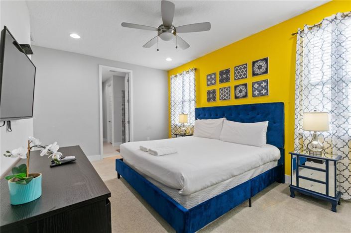 Image No.40-6 Bed Property for sale