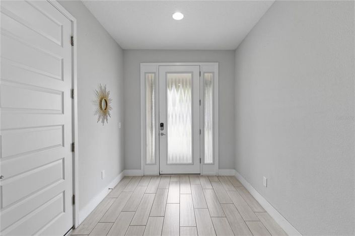 Image No.8-6 Bed Property for sale