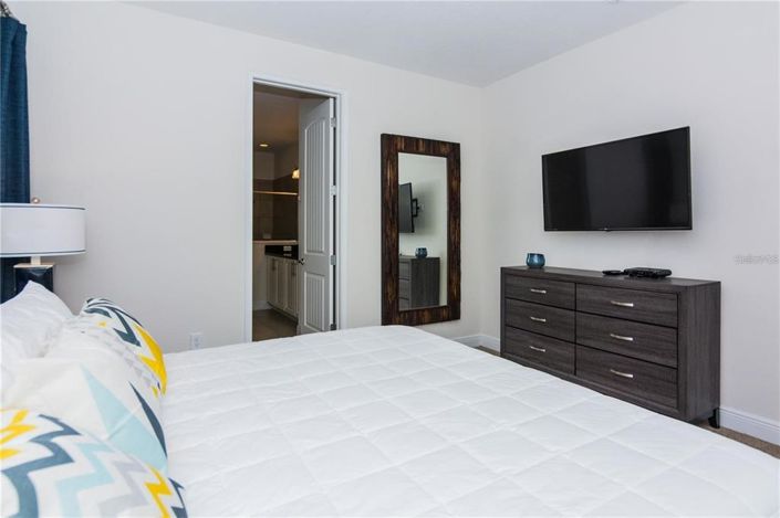 Image No.36-8 Bed Property for sale