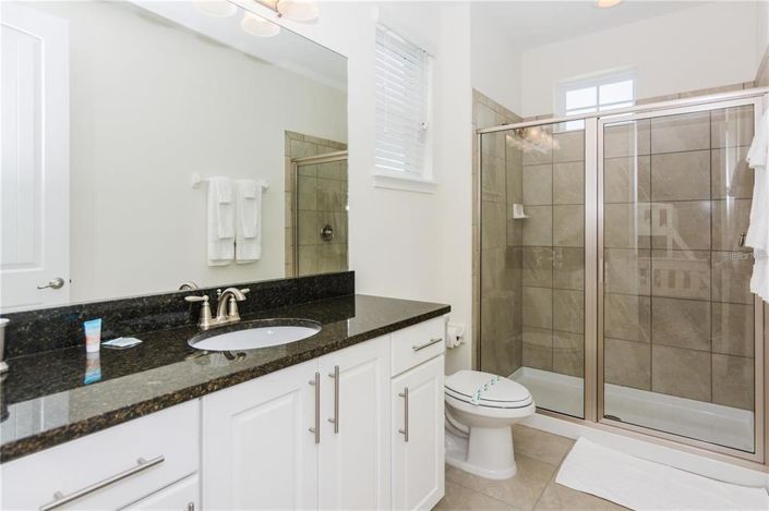 Image No.44-8 Bed Property for sale