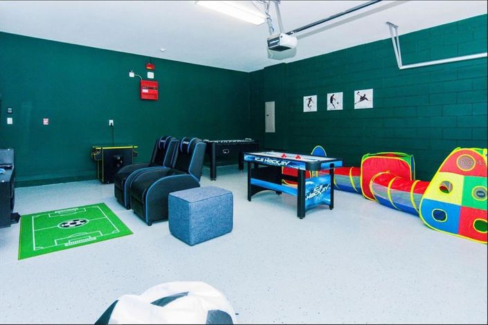 Image No.52-8 Bed Property for sale