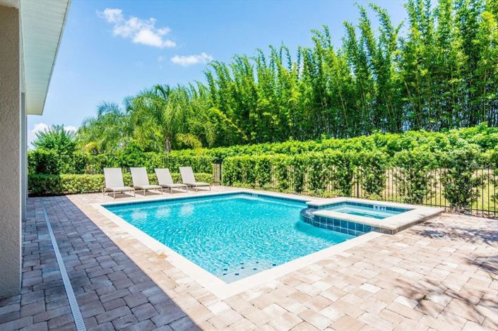 Image No.57-8 Bed Property for sale