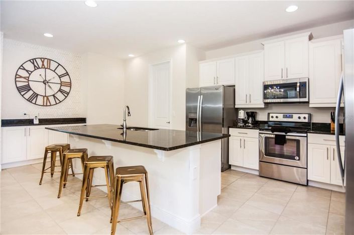 Image No.6-8 Bed Property for sale