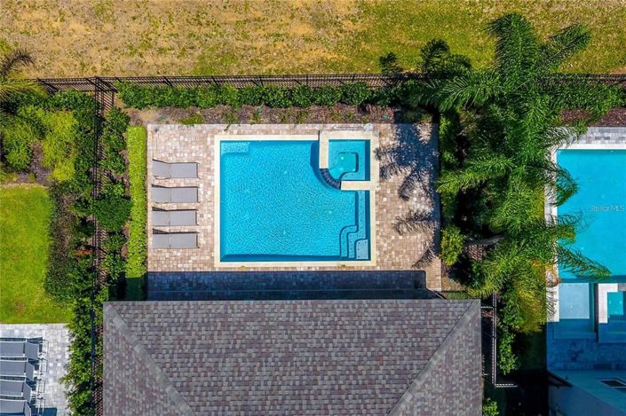 Image No.74-8 Bed Property for sale