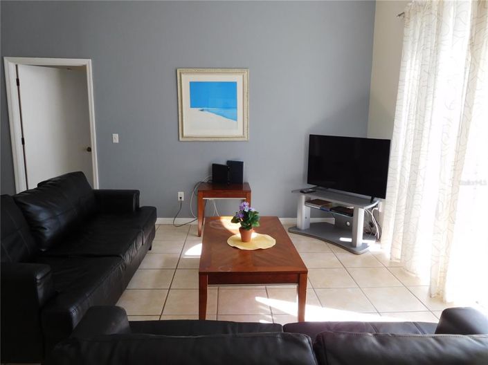 Image No.6-3 Bed Property for sale