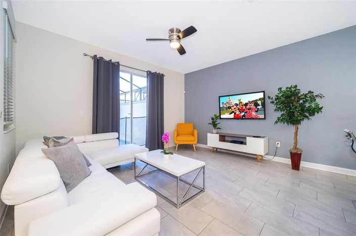 Image No.15-4 Bed Townhouse for sale