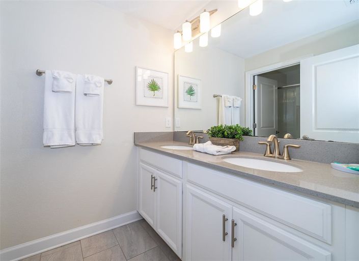 Image No.24-4 Bed Townhouse for sale