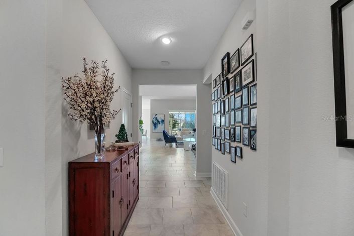 Image No.4-4 Bed Property for sale