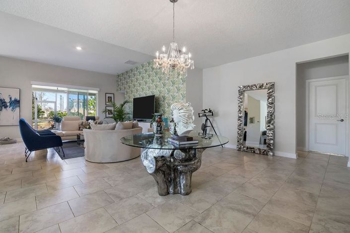 Image No.8-4 Bed Property for sale