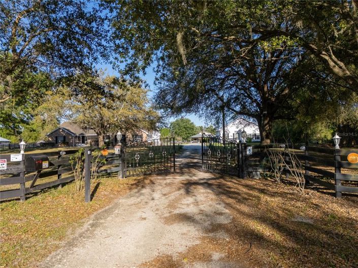 Image No.11-5 Bed Property for sale